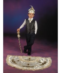 Pelerinli Takım Prens Model Krem-Lacivert